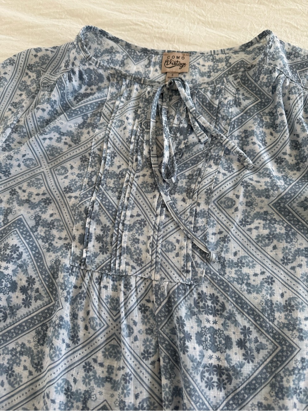 Como Vintage Women's Blue Printed Tie-Neck Peasant Top - Picture 5 of 8